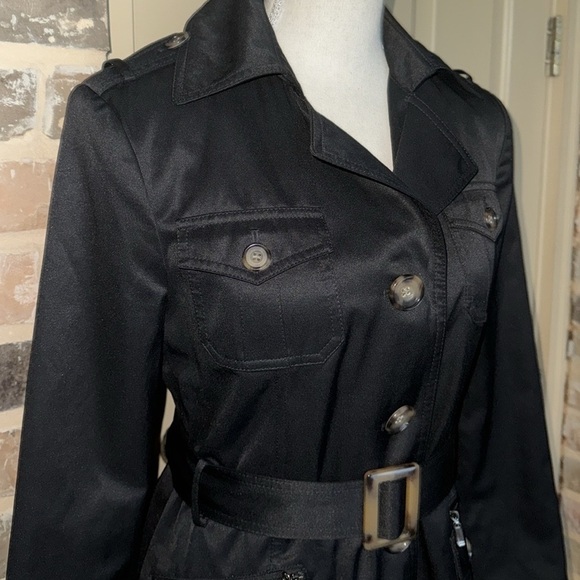 Gallery Black Short Belted Trench Coat Button Details - Picture 16 of 16